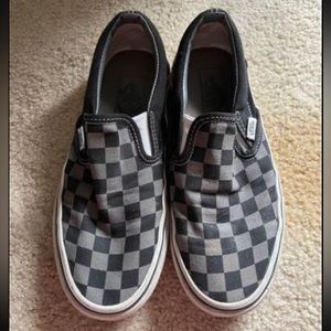 Women’s 6.5 Men’s 5 Slip on checkered Vans